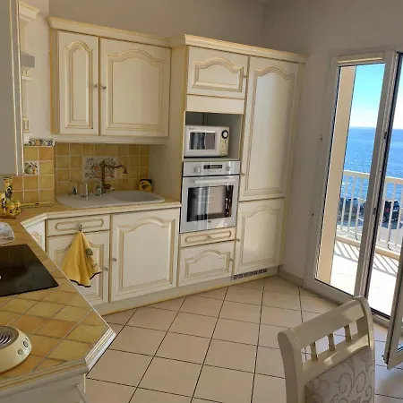 Le Latania Apartman *