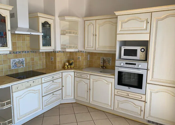 Le Latania Sainte-Maxime